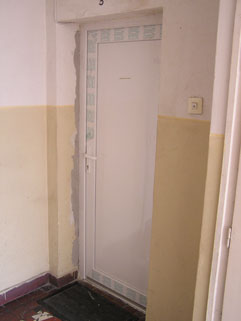 2 Bejáratiajtó csere utána 2.jpg 2 Bejáratiajtó csere utána 2.jpg
